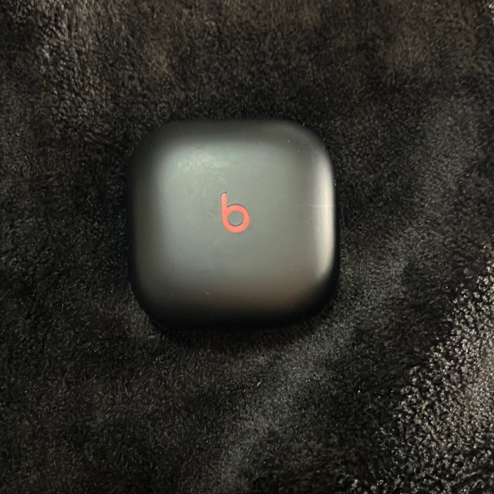 Apple beats fit pro